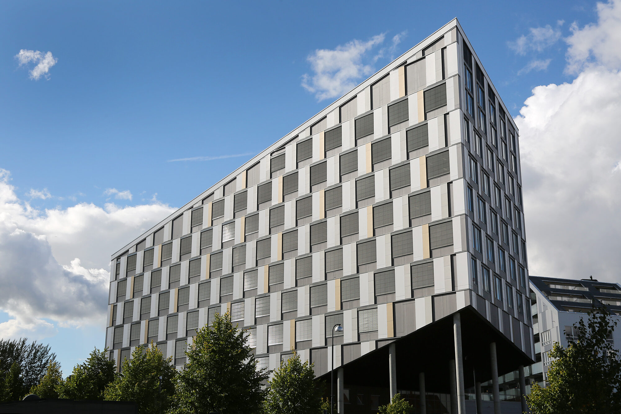 Kontorbygget på Portalen er sertifisert etter BREEAM-NOR, og har oppnådd klassifiseringsnivå Very Good. Foto: Kenneth Flaten