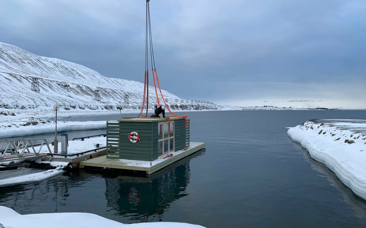 200427pressemelding svalbad09arnkell petersen