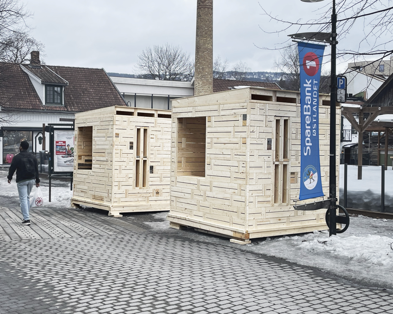 LPO samarbeider med Oppatt AS i utviklingen av ulike prototyper for paviljonger, møbler og produkt basert på gjenbruksmaterialer. Denne uken settes prototypene opp for første gang i Lillehammers gågate